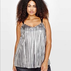 Additionelle Love & Legend Pleated V-Neck Tank
